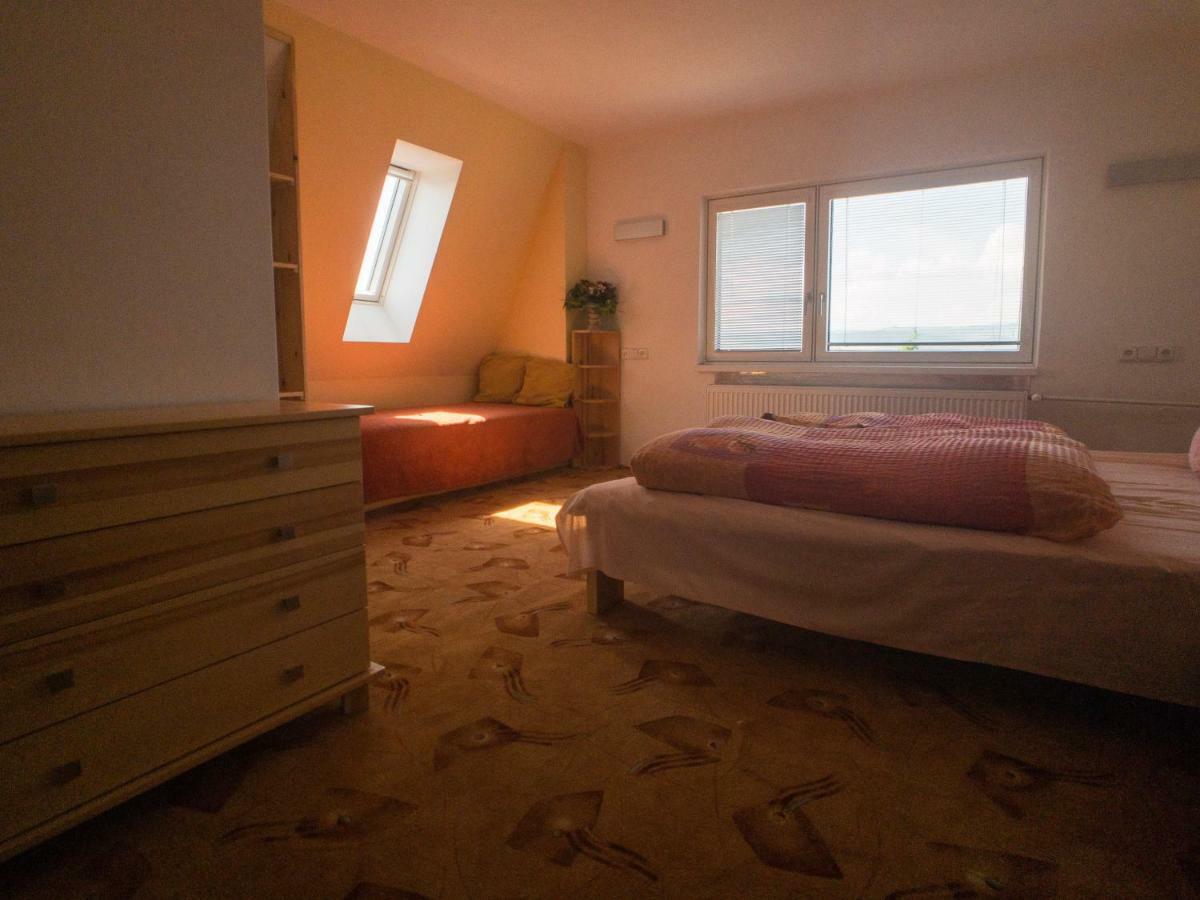 Guest House Privat Strba Bagian luar foto